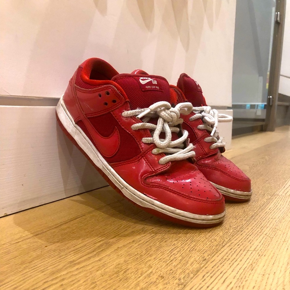 2015 sb dunk patent red size 8.5 mens.